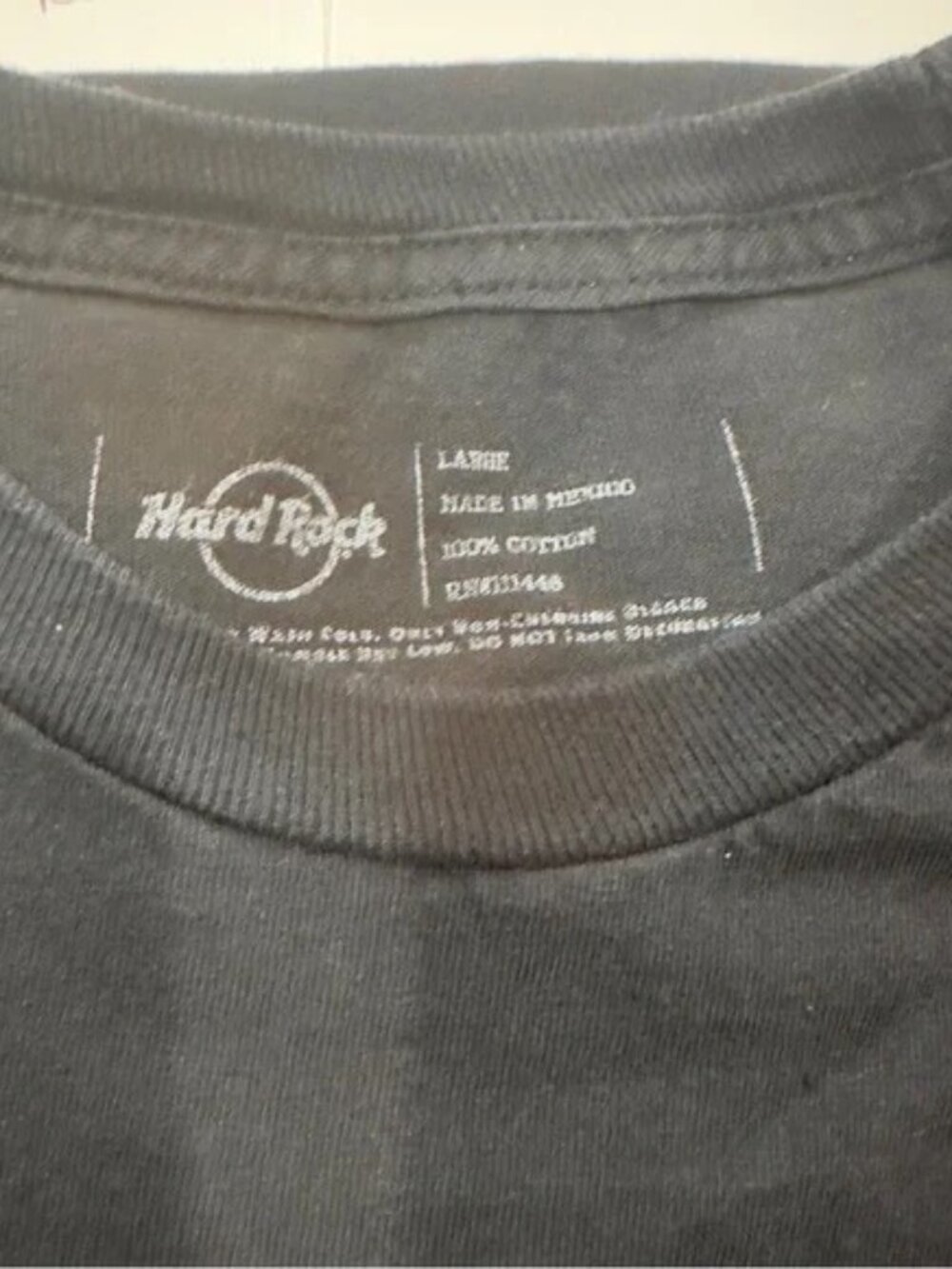 Hard Rock Cafe Cayman Island Size Large - Picture 3 of 3